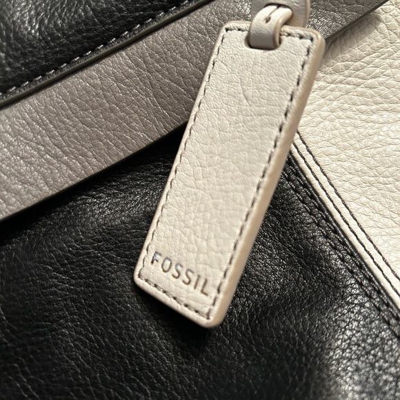 Fossil genuine leather crossbody bag - Picture 2 of 4